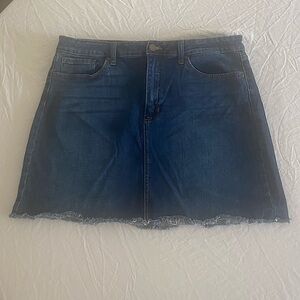 XL Just Black Denim (JBD) Medium Wash Classic Denim Mini Skirt w/ Frayed Hem EUC